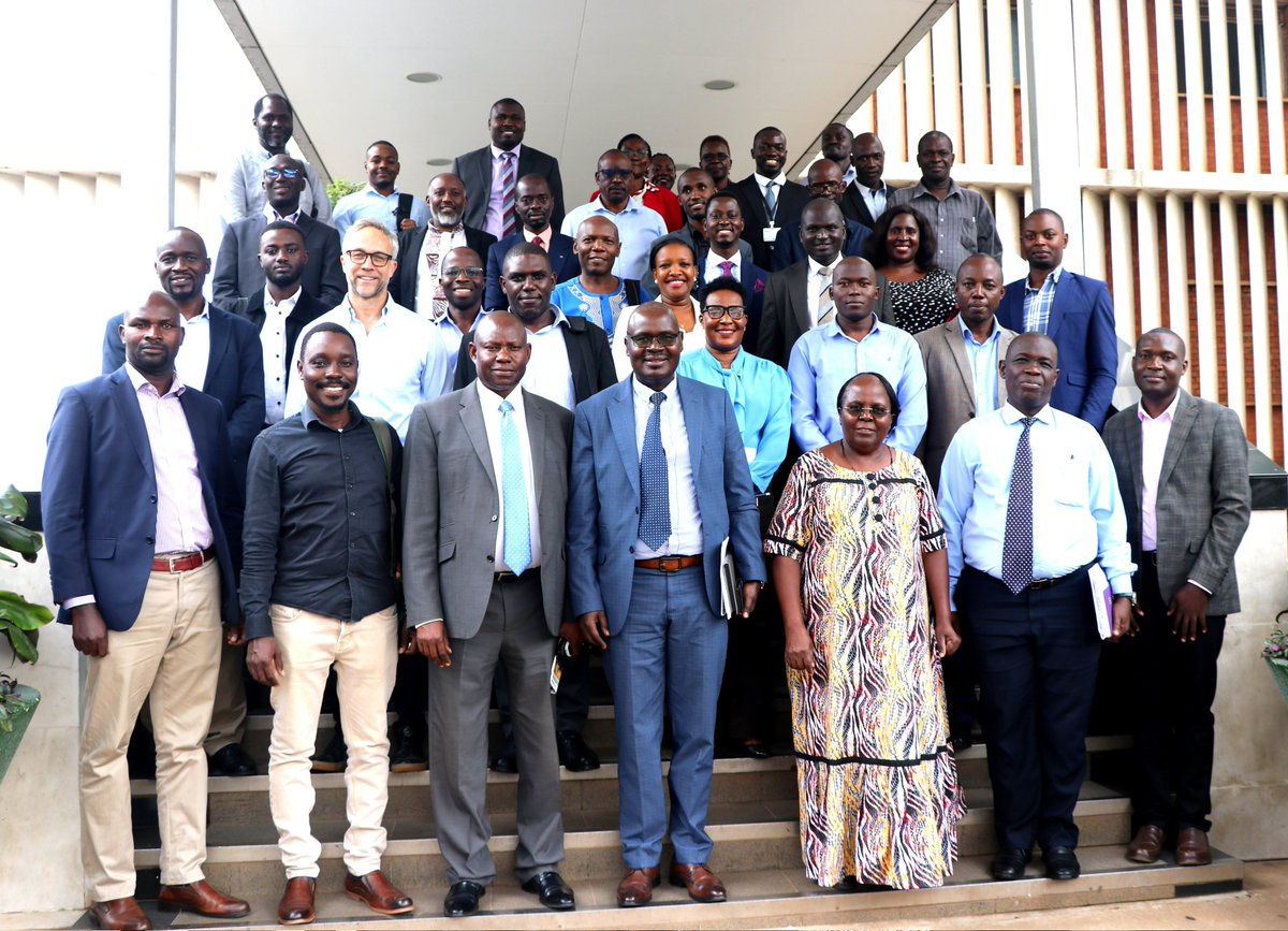 EPRC_official's tweet photo. Various stakeholders, including legislators, commissioners, academicians, traders, &amp; energy and clean cooking technologies associations participated in our dialogue on ways to ensure sustainable charcoal value chains in Uganda, incentives for clean energy and supportive policies https://t.co/OtpUzQmEts