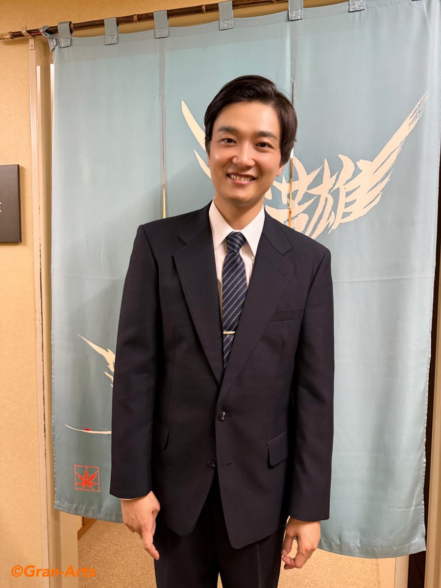 【#井上芳雄】
「#大地の子」@明治座
無事に千穐楽を迎えました㊗️
本当に沢山の皆様に、この作品の「祈り」を受け取って頂くことができました☺️
温かいご声援を頂き、家族のようなカンパニーの皆様と、一心として駆け抜けられたこと、心から感謝の気持ちでいっぱいです🙏
またお会いできますように✨