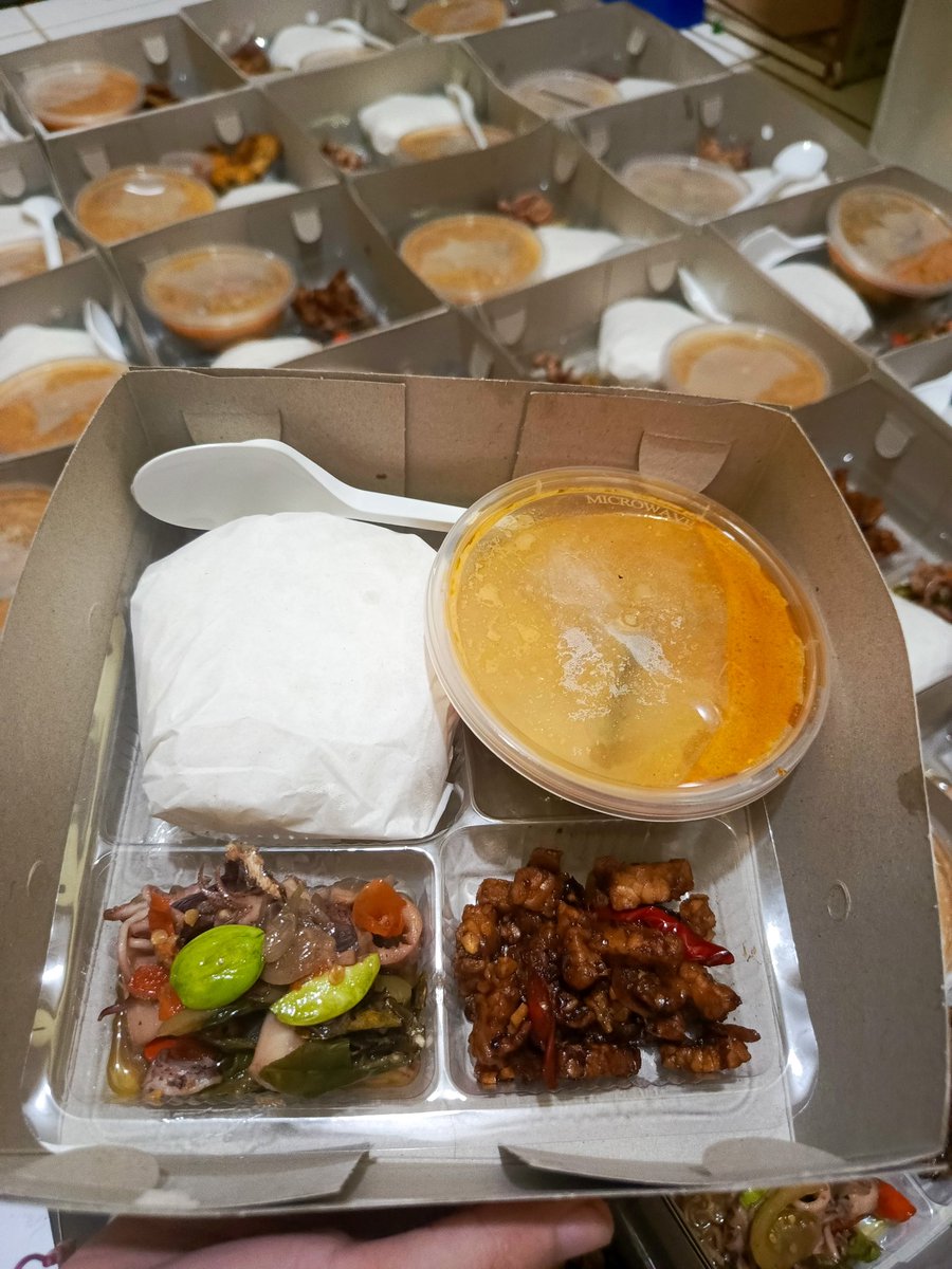 mut🐰open catering, jumat berkah & jual merch bts tweet media