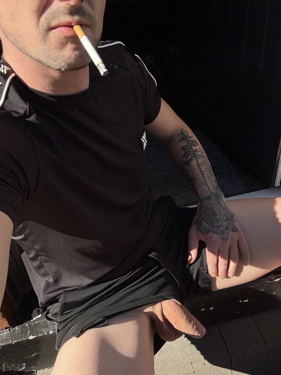 Decleeds tweet media