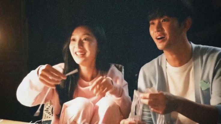 BaekhongEdits's tweet image. staff : you guys look like a married couple for the first time today 👀 #queenoftears