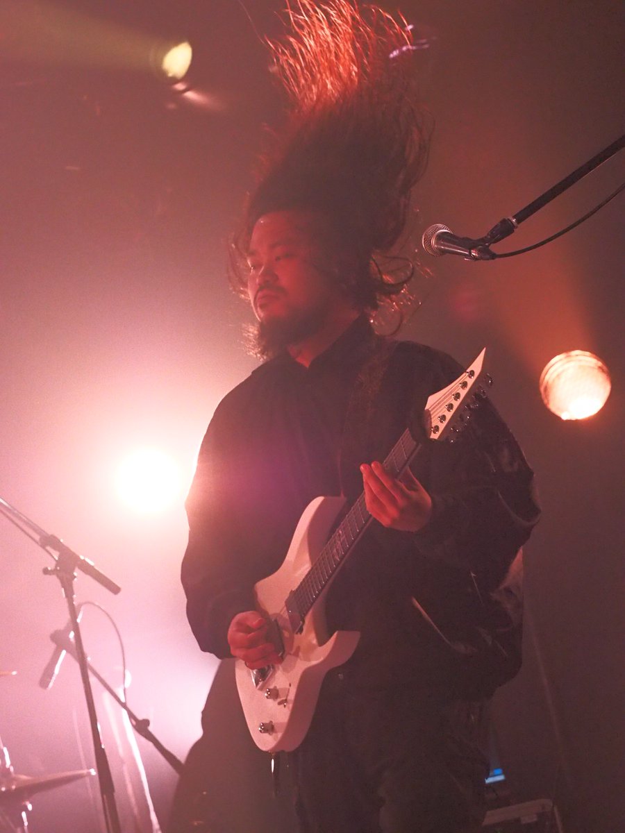 𝐌𝐎𝐌𝐍 tweet media