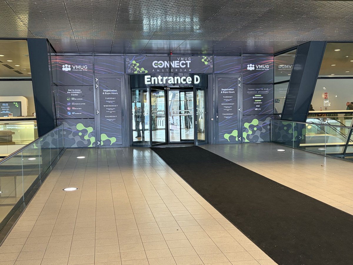 MerlevedeN tweet media