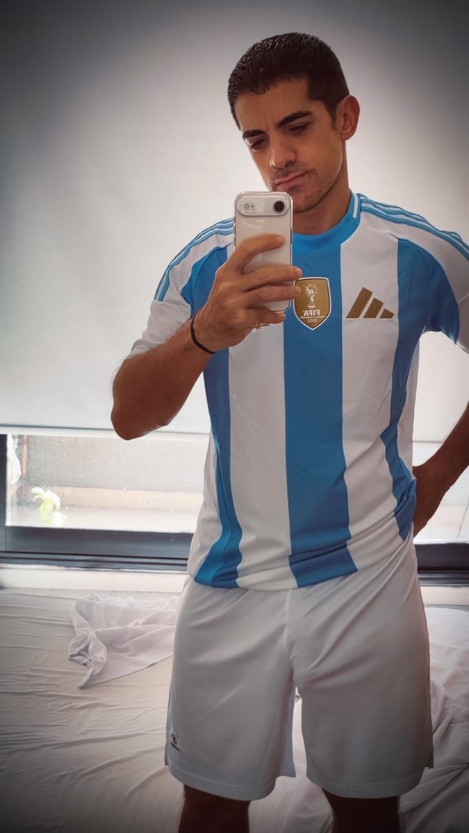 heyjadrian tweet media