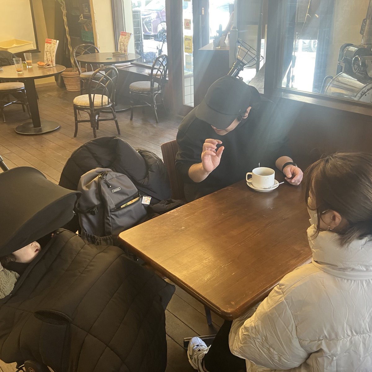 HappyCityTokyo's tweet photo. エリアは異なりますが
大山エリアでも店頭に
志村小豆沢のマップを設置させて
頂きましたお店をご紹介させて頂きます。

カフェふろんてぃあ さん

子どもたちや福祉の活動にも
優しい町のガイドカフェ

〒173-0023
東京都板橋区大山町���８−１

GoogleMap→
https://t.co/bN73Vj9g88

#HappyCityTokyo  #板橋区 #志村 #小豆沢