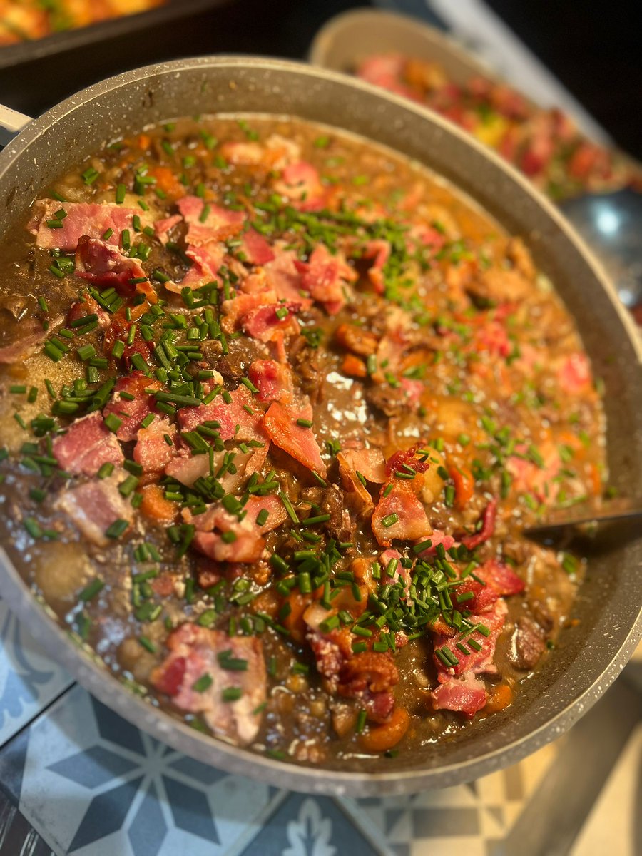 ueatwell's tweet photo. Join us in the Edge Restaurant, Docklands Campus as we are celebrating St.Patrick's day with some delicious food!
#stpatricksday #irishstew #comfortfood #UEL #uellife https://t.co/Fi5J0XeuT7