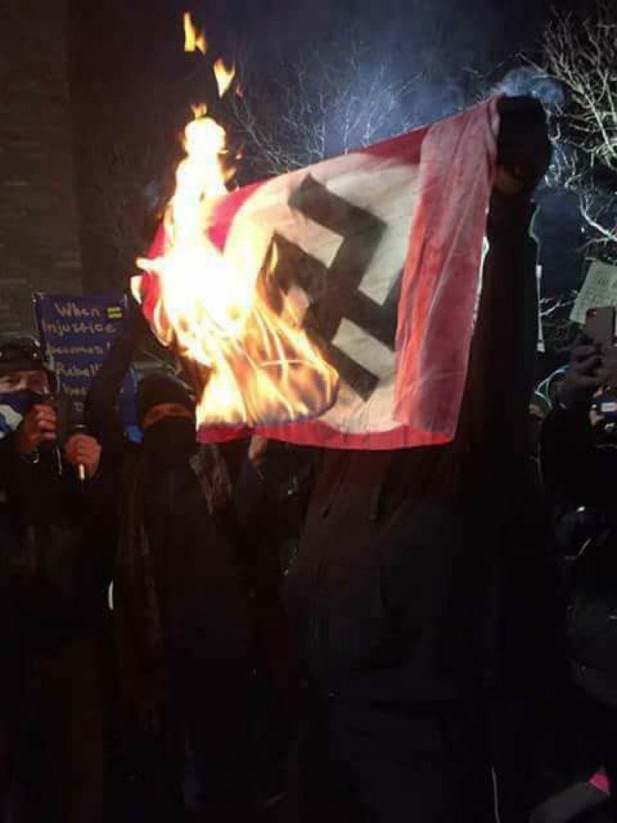 Antifa_Ultras tweet media