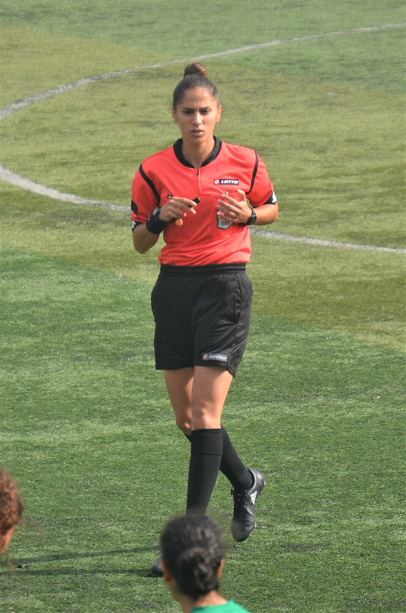 Eski bir hakem ve gözlemci olarak nacizane tavsiyem Galatasaray-Fenerbahçe maçını Asen ALBAYRAK hocamızın yönetmesidir. Futbol ile mesafeli olan eşimin bile gurur duymasını sağlamış bir hocamızı bu şekilde taltif edersek dünya çapında bir hakem kazanmış oluruz.