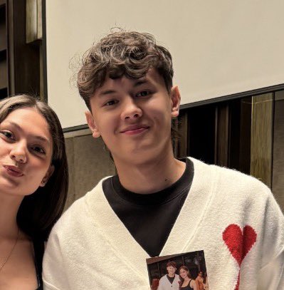frustratedlifer's tweet photo. new haircut ang mga mahal kooo hehe sobrang gwapo’t ganda naman, kish!

JUSTRIX FIRST MEET
JUSTRIX FIRST MEET
#JoshFord | #KiraBalinger https://t.co/FjcatthMWm