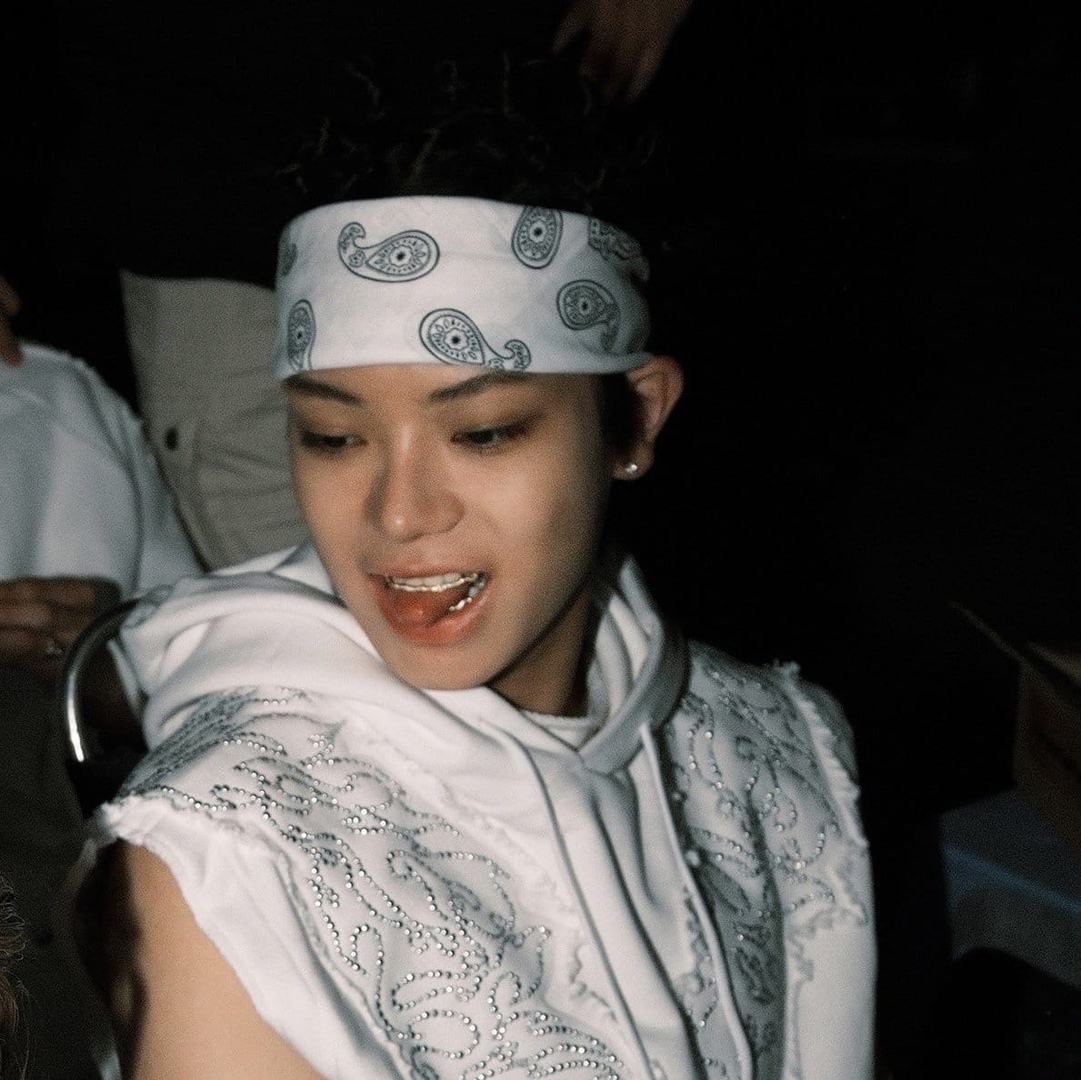 Base umum bisa follow @cornerfess tweet media