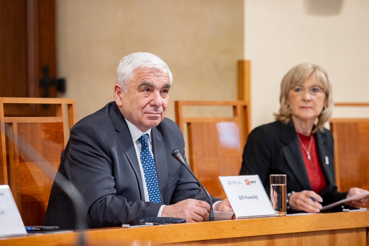 SenatSTANcz tweet media