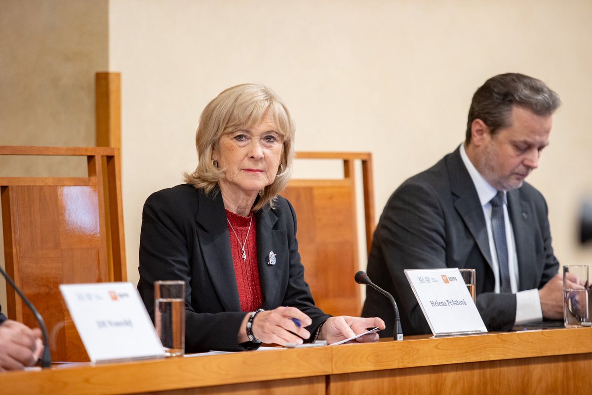 SenatSTANcz tweet media