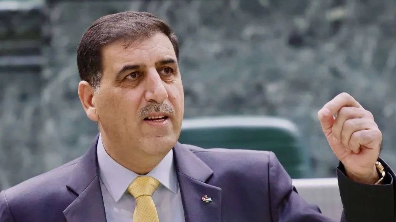 القبلان: الوزير لا يجيب على النائب.. فكيف حال الناس؟ 