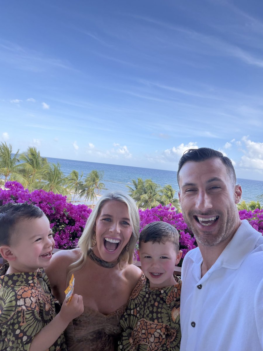 Coach_PatKuntz's tweet photo. Spring Break 2k26 ๐ฒ๐ฝ
#BashBros https://t.co/jmkk0SA3pS