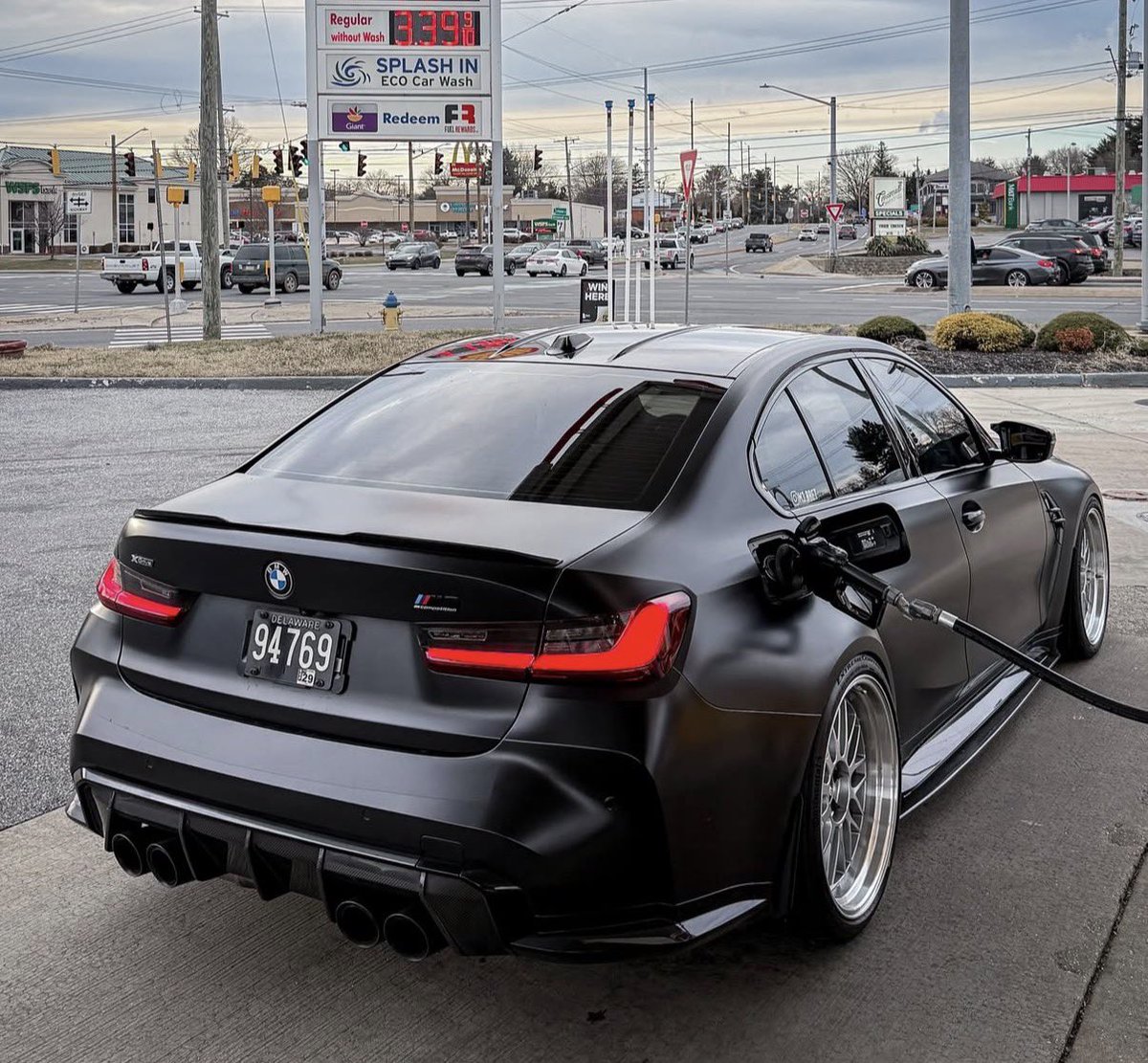 carpxrnpicx's tweet photo. BMW M3 Competition https://t.co/UAFCbq7Hu5