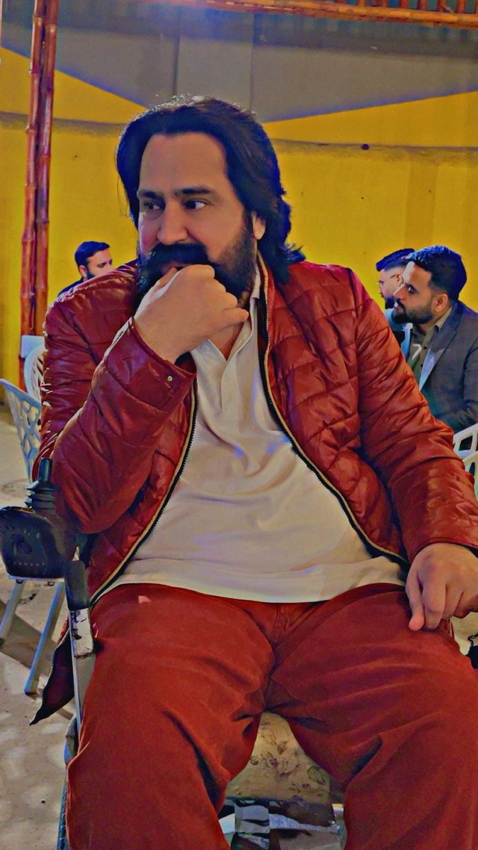 SunnyKhanMSD's tweet photo. "A person may have one true color, and clothes may come in hundreds… but in today’s world, with filters, both clothes and even people can be turned into thousands of different colors!" 😊 https://t.co/C4uypdQY0Z