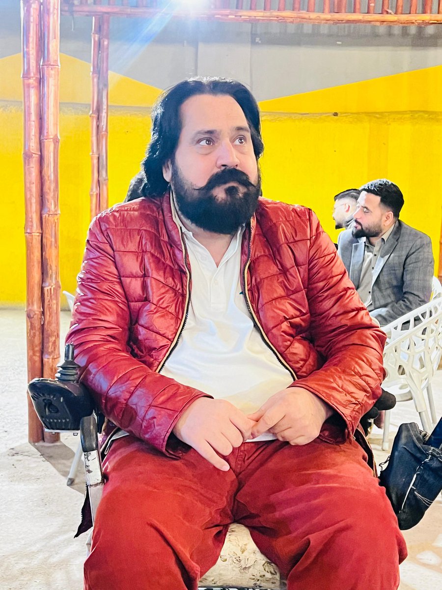 SunnyKhanMSD's tweet photo. "A person may have one true color, and clothes may come in hundreds… but in today’s world, with filters, both clothes and even people can be turned into thousands of different colors!" 😊 https://t.co/C4uypdQY0Z