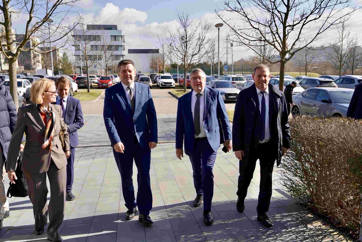 Sachsen-Anhalt tweet media