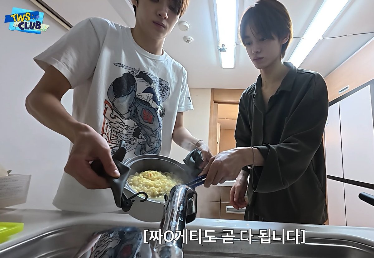 umitkun's tweet photo. 볼수록어이가없네진짜
잘은모르겟는데아마 결혼?정도하신듯... https://t.co/RDrAhKz9uF