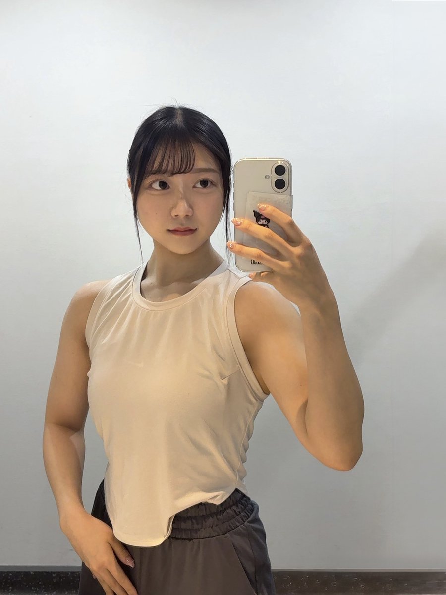 erina tweet media