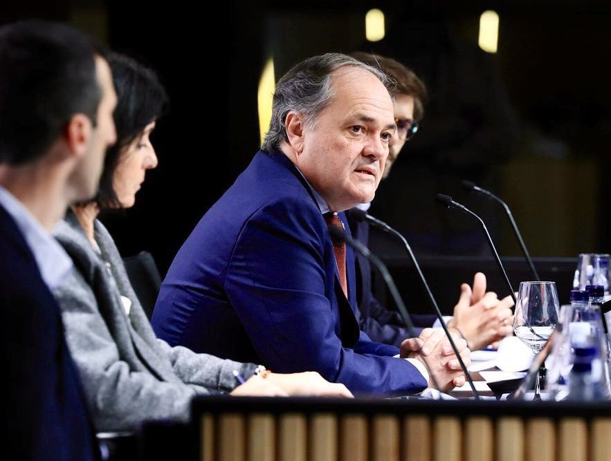 Kike Marin** tweet media