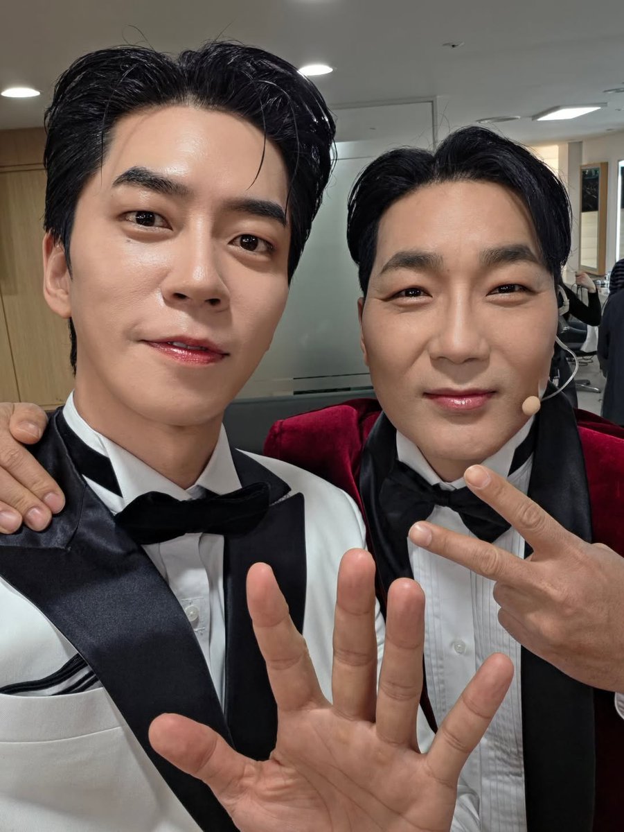 신성록 쓸데없는 정보봇 tweet media