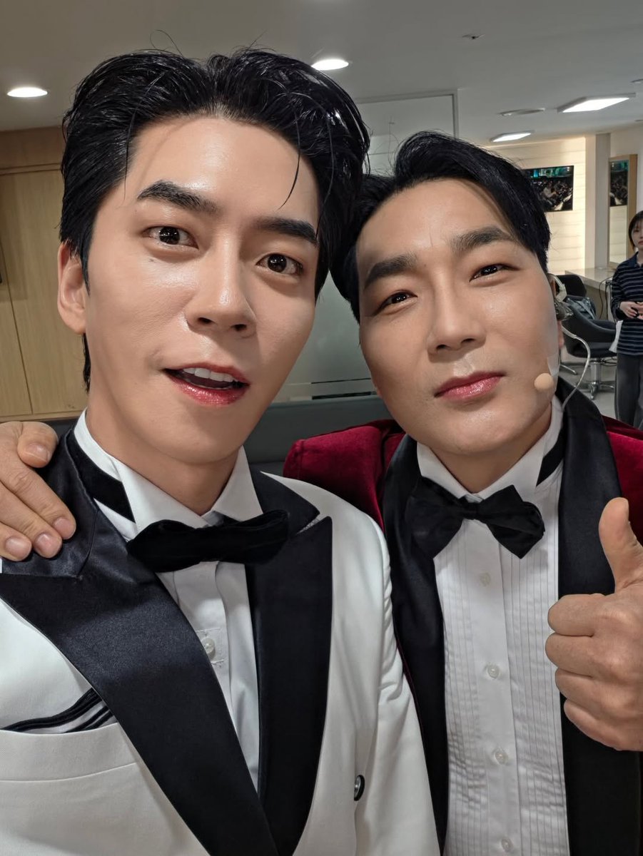 신성록 쓸데없는 정보봇 tweet media