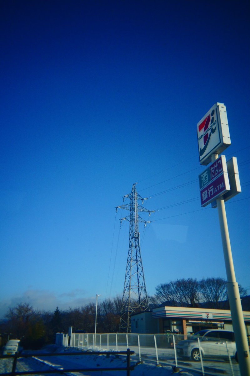 8jime1's tweet image. 朝方の深い青ももうわずか

SONY ILCE-7M3(α7Ⅲ)
GIZMON Utulens f32mm F16

#photo 
#a7III