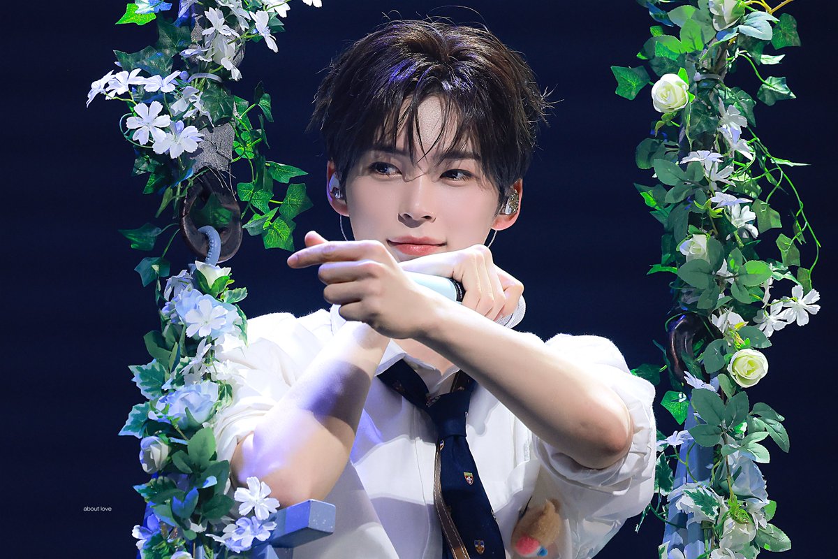 𝗮𝗯𝗼𝘂𝘁 𝗹𝗼𝘃𝗲 tweet media