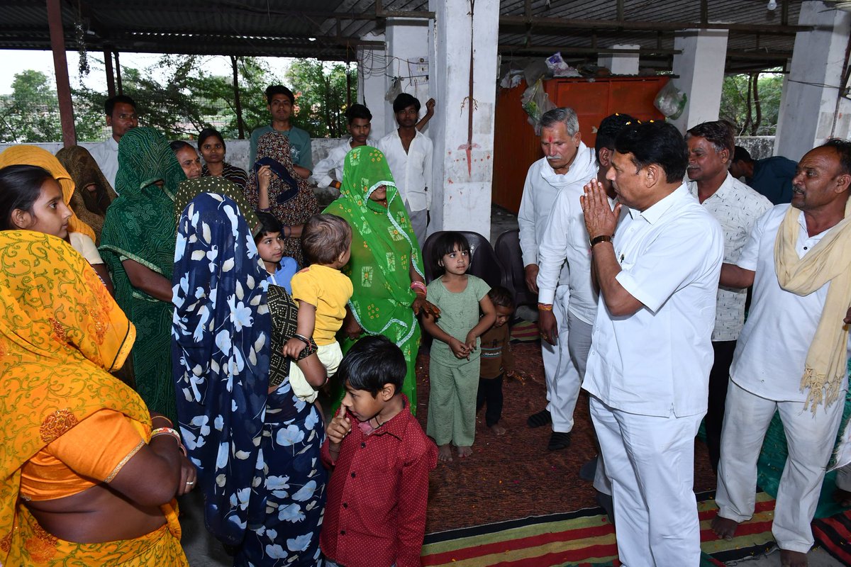 PramodBhayaINC's tweet image. 📍आभार ग्राम महुआ - धन्यवाद यात्रा!

जनसमर्थन और आशीर्वाद को पाकर अभिभूत हूं। 
#PramodBhaya #Anta #Mangrol