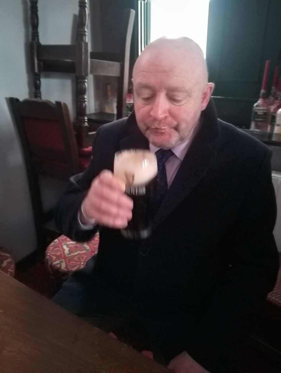 JoeSeward1's tweet photo. St Patrick's Day
Mandatory Pint
in an aptly named pub
" PADDY'S" in☘️🇮🇪 Tullamore 🟢⚪🟡
https://t.co/DsfaOmoNBB
#StPatricksDay
#PatricksDay ☘️🇮🇪 https://t.co/N1nQltPdtJ