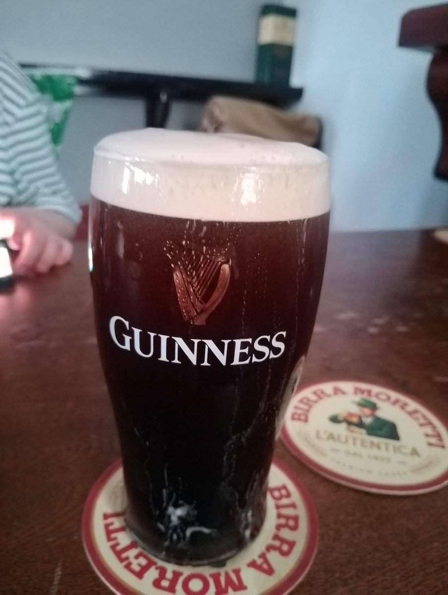 JoeSeward1's tweet photo. St Patrick's Day
Mandatory Pint
in an aptly named pub
" PADDY'S" in☘️🇮🇪 Tullamore 🟢⚪🟡
https://t.co/DsfaOmoNBB
#StPatricksDay
#PatricksDay ☘️🇮🇪 https://t.co/N1nQltPdtJ