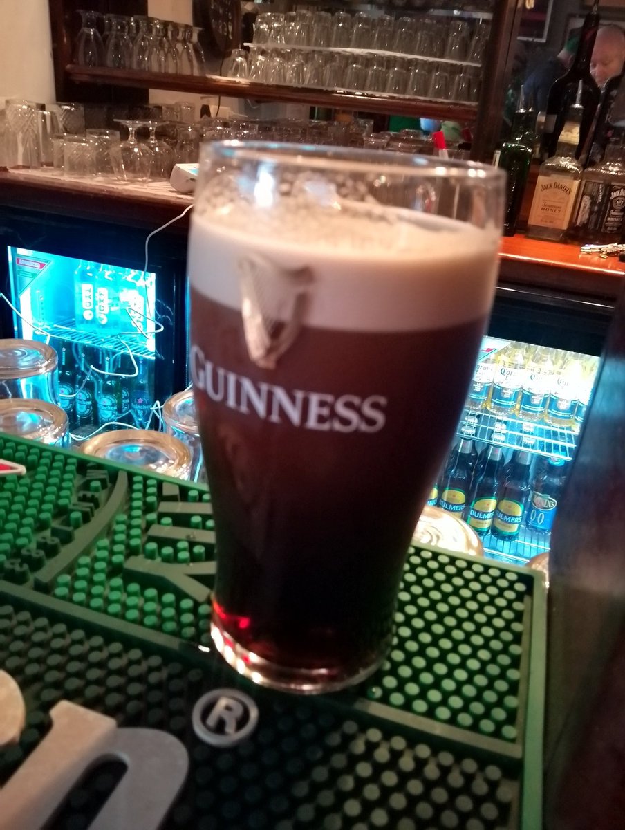 JoeSeward1's tweet photo. St Patrick's Day
Mandatory Pint
in an aptly named pub
" PADDY'S" in☘️🇮🇪 Tullamore 🟢⚪🟡
https://t.co/DsfaOmoNBB
#StPatricksDay
#PatricksDay ☘️🇮🇪 https://t.co/N1nQltPdtJ