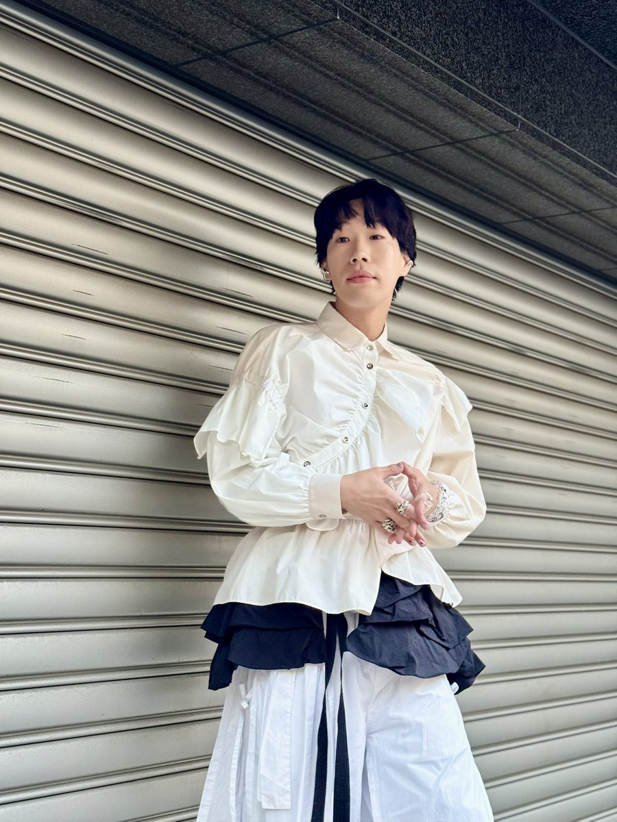 RyotaroSakaguTw's tweet photo. おめかしして #HOUGA のショーに行ってきたよ。スタイリングとヘアメイクbyお涼なのや。#お涼服 https://t.co/GyzaVc26PN