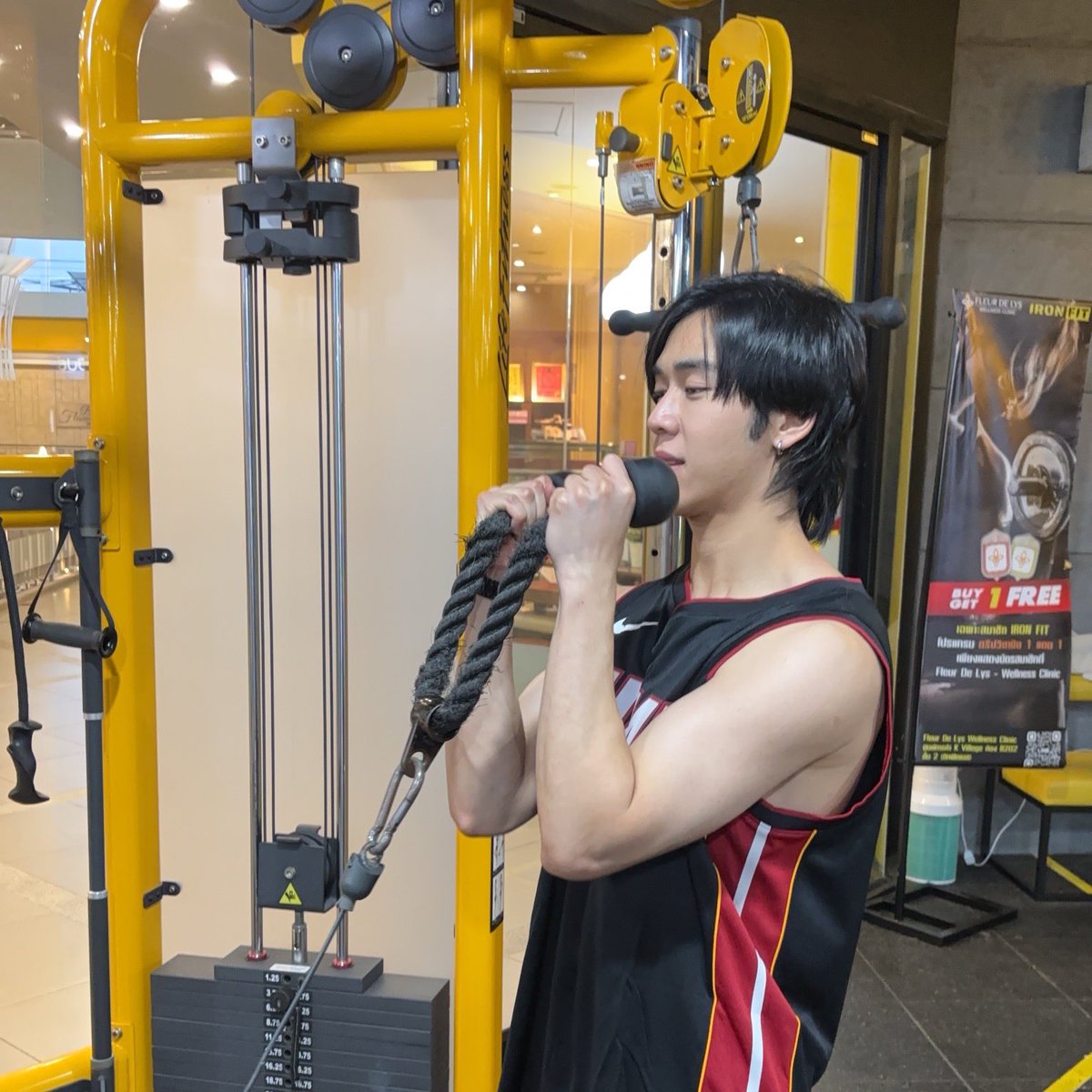 FlukeNoir tweet media