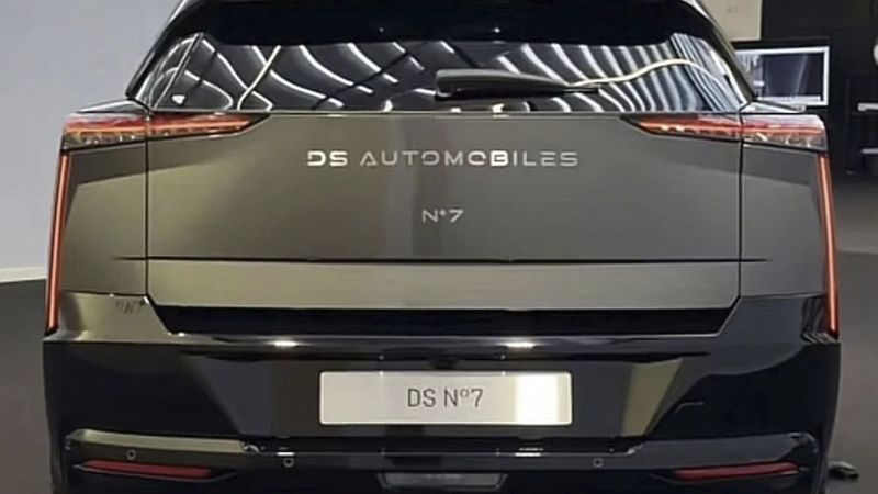 ¡Adiós DS 7, hola DS Nº7! 💎🇫🇷⚡️

La joya de la corona se renueva por completo: 
✅ +1.000 km de autonomía.
✅ Interior que parece un hotel de 5 estrellas.
✅ Diseño más familiar y tecnológico.

¿Es este el SUV premium definitivo para viajar? 🛣️✨