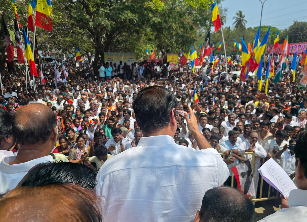 bjp_cuddalore's tweet photo. இன்று கடலூர் மாவட்டத்தில் பாட்டாளி மக்கள் கட்சி தலைவர் திரு அன்புமணி ராமதாஸ் அவர்கள் தலைமையில் திமுக ஆட்சியில் பெண்களுக்கு நடக்கும் அணிதிகள் எதிர்த்து மாபெரும் கண்டன ஆர்ப்பாட்டம் நடைபெற்றது
திமுக ஆண்டும் போதும் மக்கள் மாண்டதும் போதும் என மாற்றத்தை நோக்கி...
#SaveWomnenFromDmk https://t.co/4xHnVerKsR