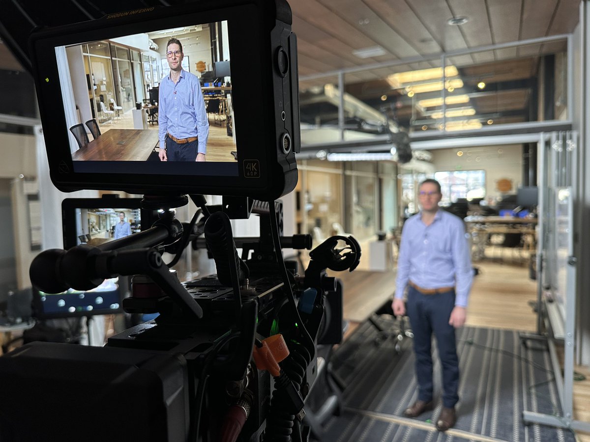 Behind the scenes pics of lovely interviews at Victrola, a Denver-based company that manufactures record players. 

#milehighfilms #videoproduction #behindthescenes #interviewlighting #denvervideoproduction