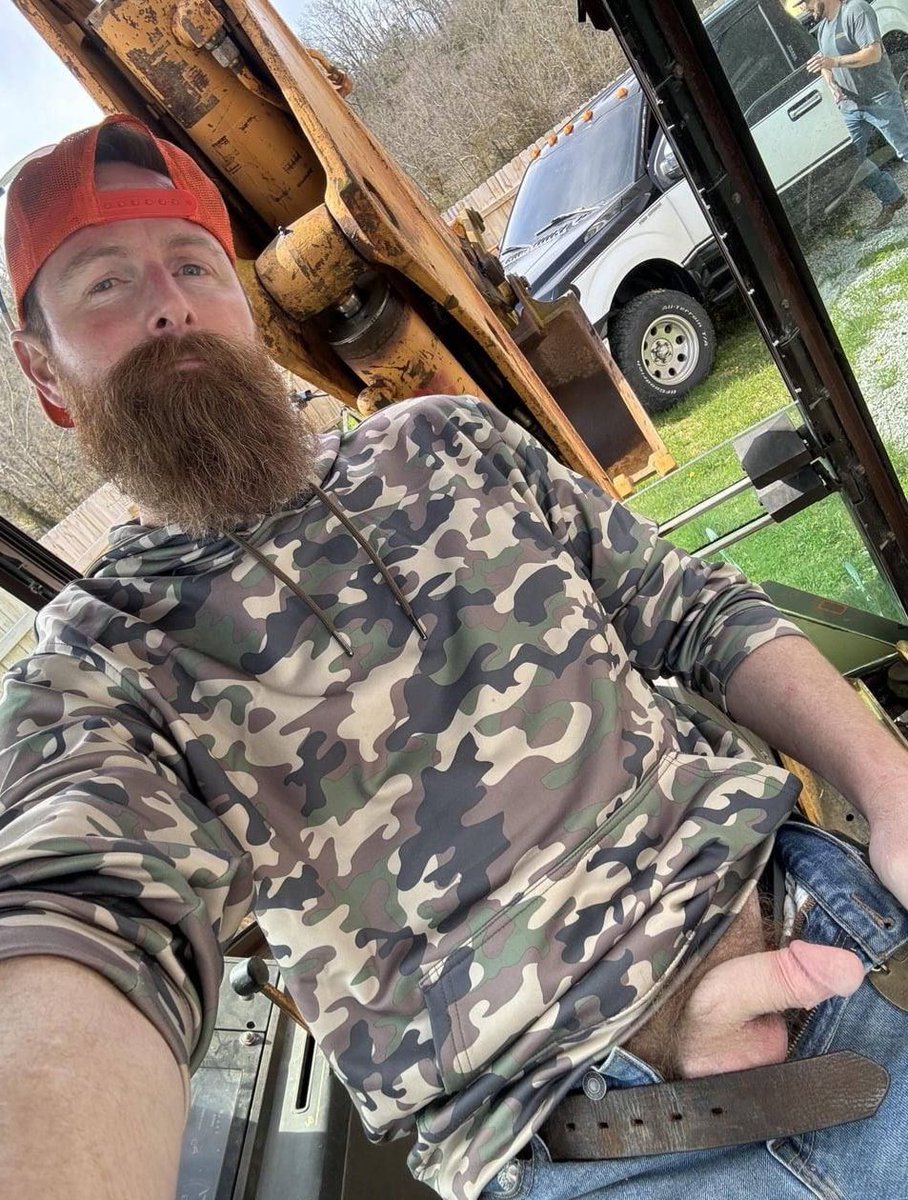 TuckyLucker's tweet photo. It's #TastyTuesday fellas &amp;the flavor today is All-American Dad but I'm thinkin some of em got some Irish in 'em or maybe they did last StPD ☘️ when they were 3 beers in &amp;horny or wish they did in particular Mr2 is not too subtle about it &amp; Mr4 is 4sure on the lookout #daddydudes https://t.co/YT4II19tVV