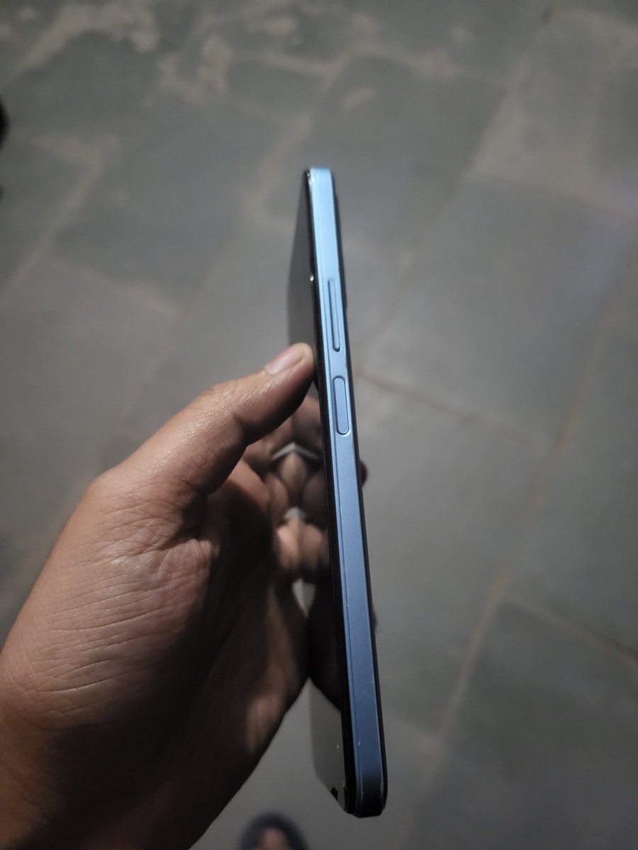 Rahul_Bali_RB's tweet photo. As per Flipkart, my phone failed inspection due to body bend, dents, and body coming out. But the images clearly show no such issues—the body is intact and properly attached. This questions the accuracy of their inspection report. #shameonyou @flipkartsupport @jagograhakjago https://t.co/Oe0t98e5FC