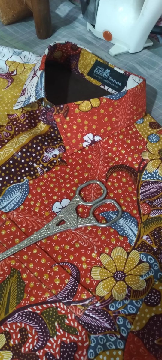 ng4182's tweet photo. Jasa Jahit Rapi &amp; Amanah ✂️
Terima jahit baju pria/wanita, seragam, koko, gamis, dll.
Hasil rapi, ukuran pas, bisa request model 👍

Order banyak? Siap!
Yuk jahit di tempat kami 😊
📩 DM / chat untuk info &amp; pemesanan

#admtailor #penjahit #indramayu https://t.co/RNswGZA2Kn