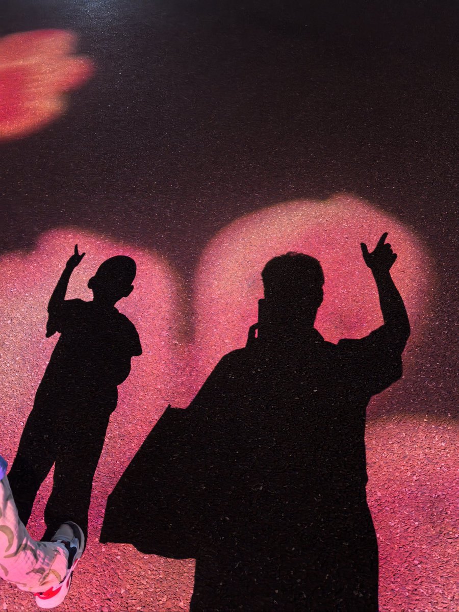 Emily Graves tweet media