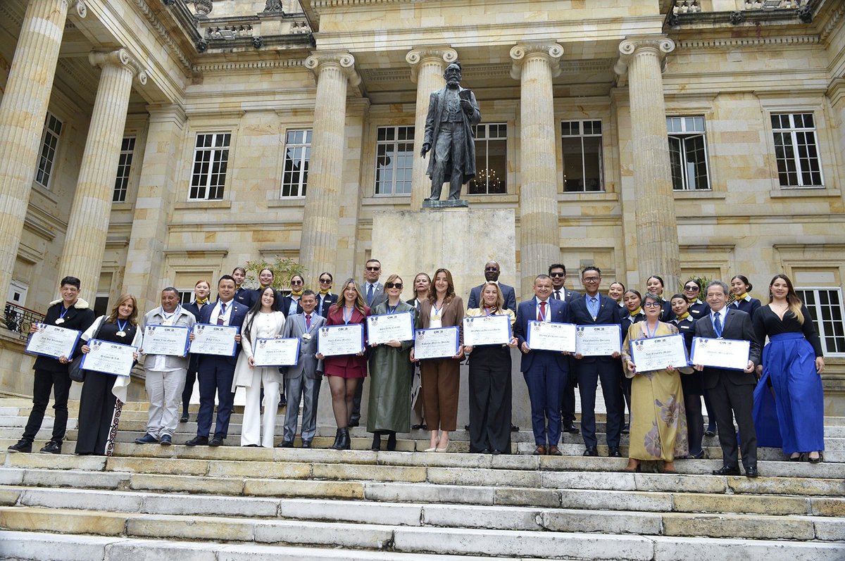 Comunidad Internacional de Comunicaciones tweet media