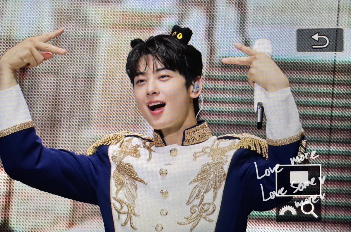 Your smile made my day🤍 tweet media