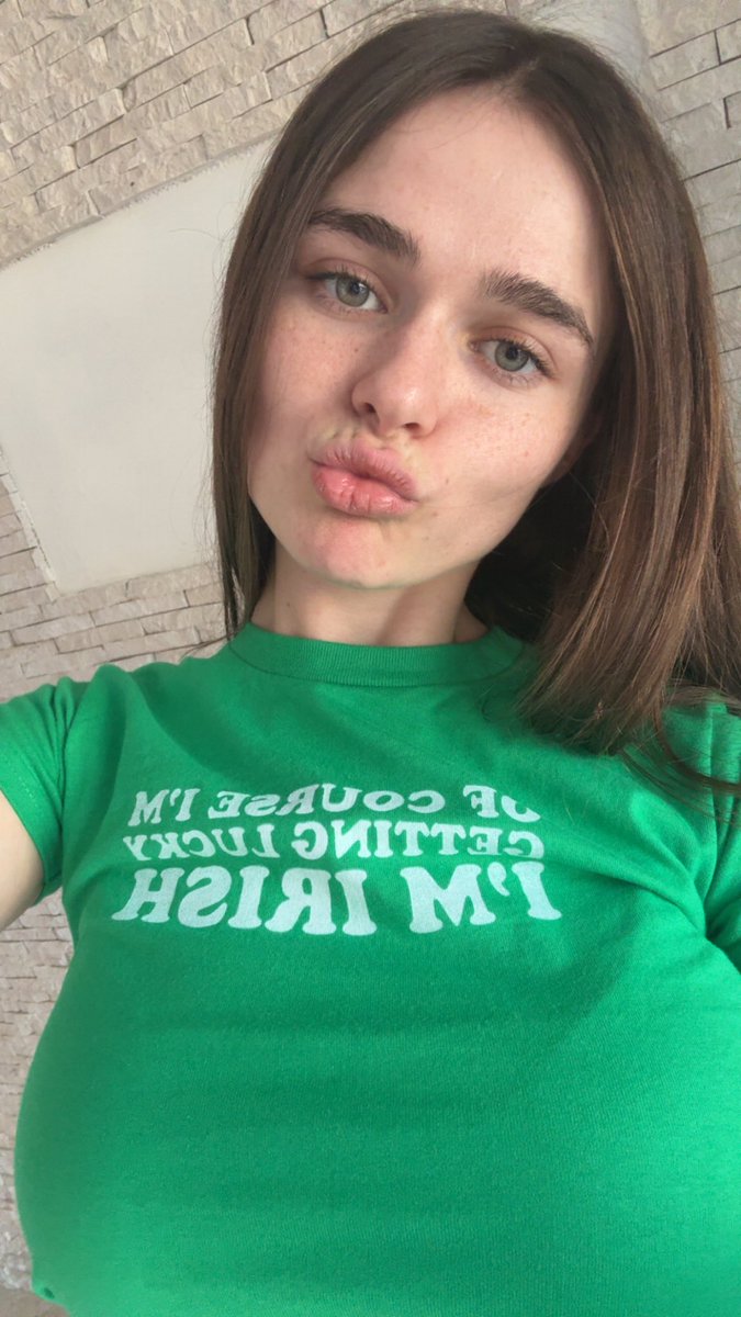 megnutt02's tweet photo. Kiss me I’m Irish 🍀✨ https://t.co/4v50qms0yN