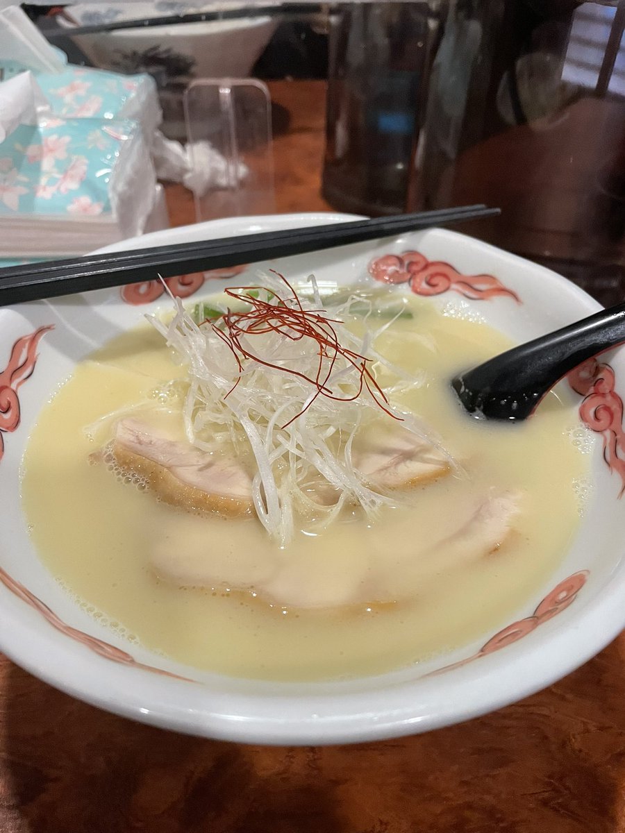 馴染みのお客と。
同じ会社の別の方が「頼みたい案件が出そうだけど、髙橋Dは今忙しそうだよね」って言ってた。みたいな話を聞きながら食べた。

頼んで！大丈夫！そこそこ手持ちあるけどまだ行ける。遠慮しないでご相談して！カマン😅

なんかみんなに忙しいと思われてるから言ってみました。