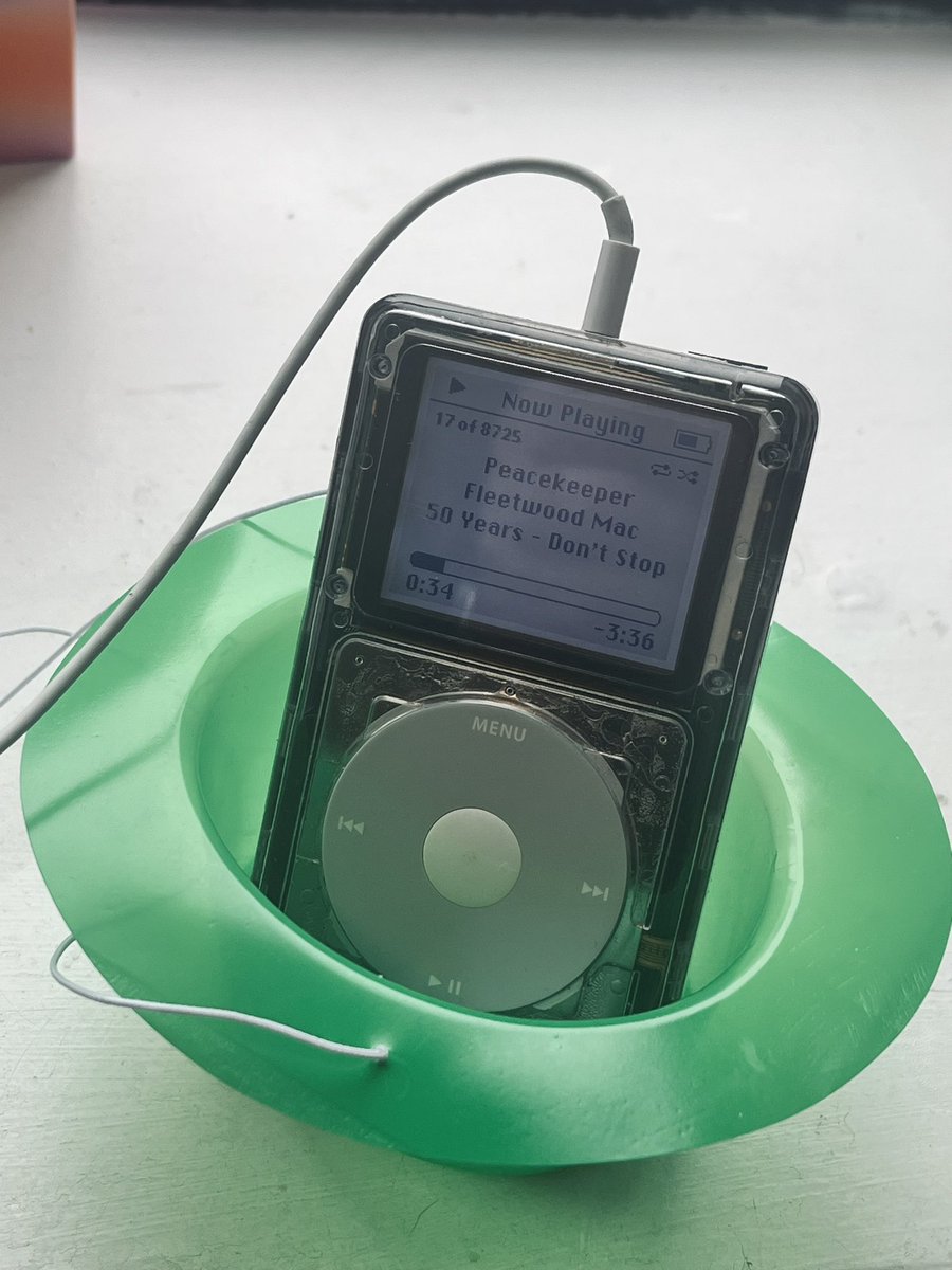 iPOddities tweet media