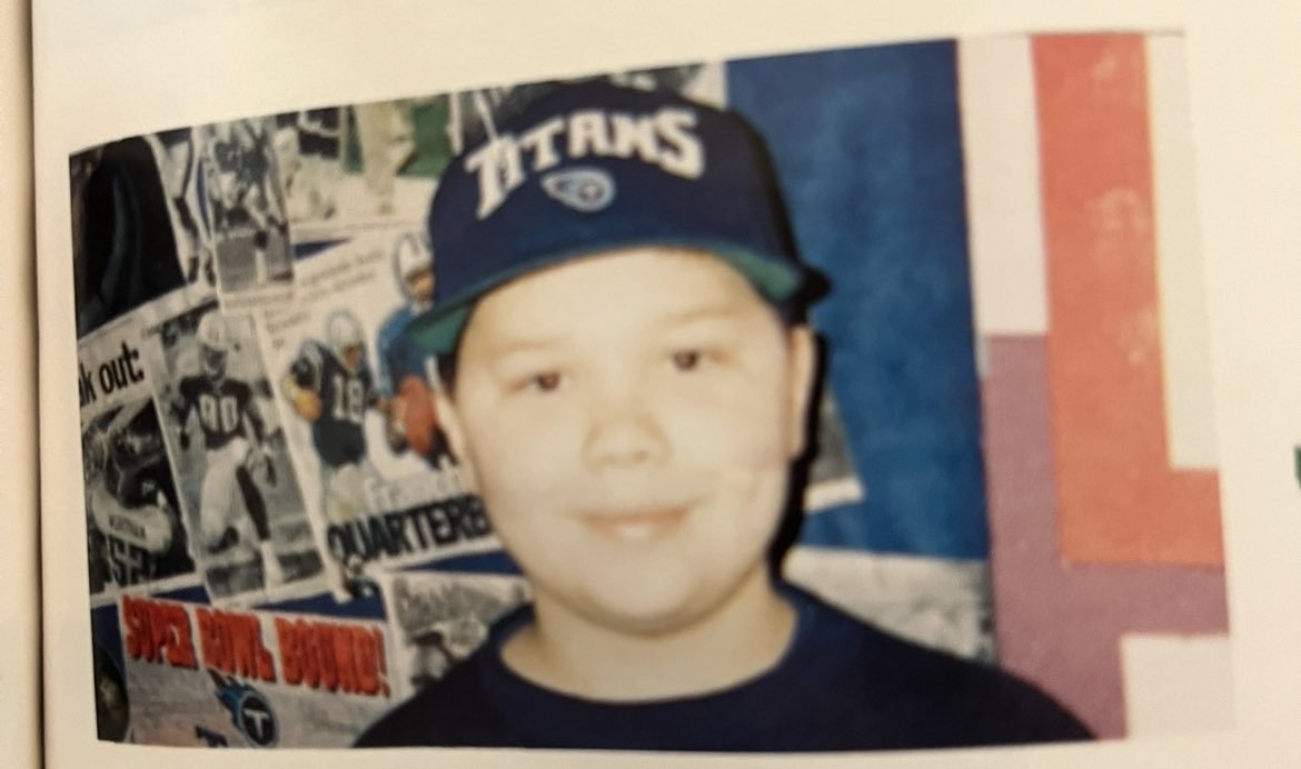 Titan_Dustin tweet media