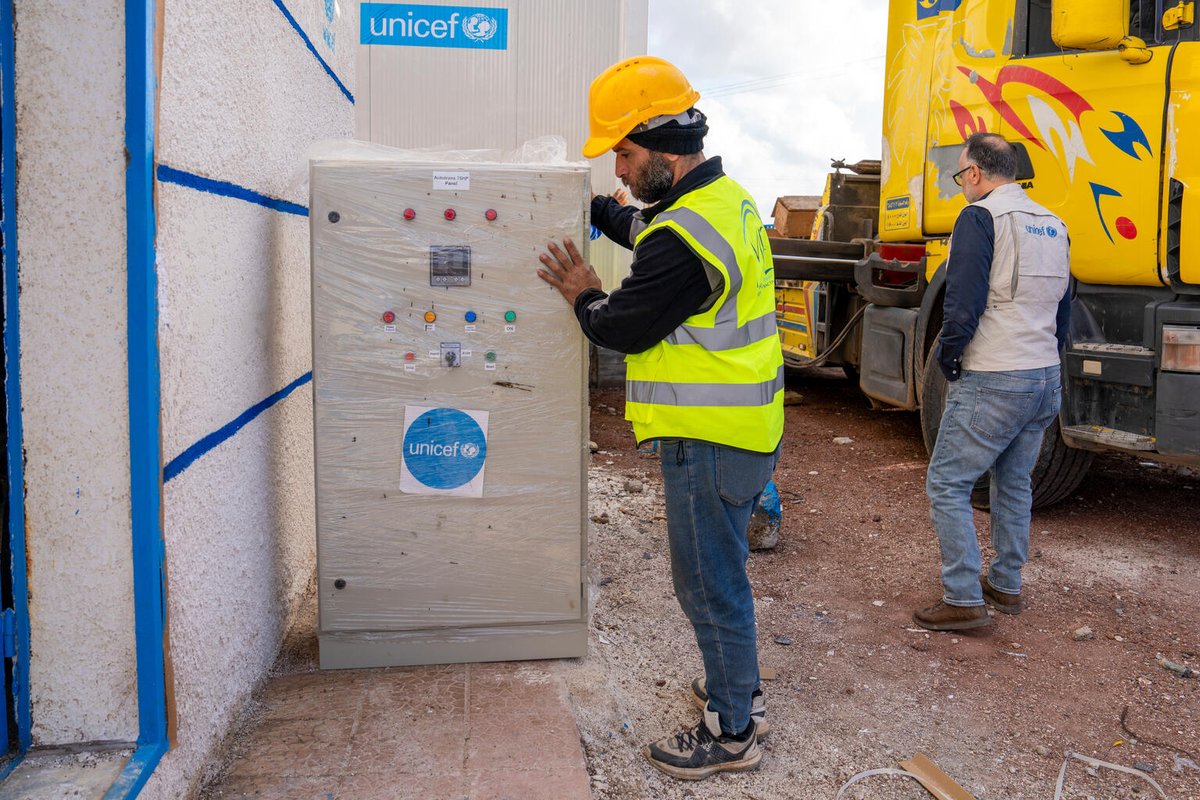 UNICEFinSyria's tweet image. In #As-Sweida, UNICEF continues to support children and families by restoring essential services across impacted villages.
In February, UNICEF teams were on the ground to assess progress and ongoing needs, together with Mr. Abbas Suleiman, Director of Public Relations at the