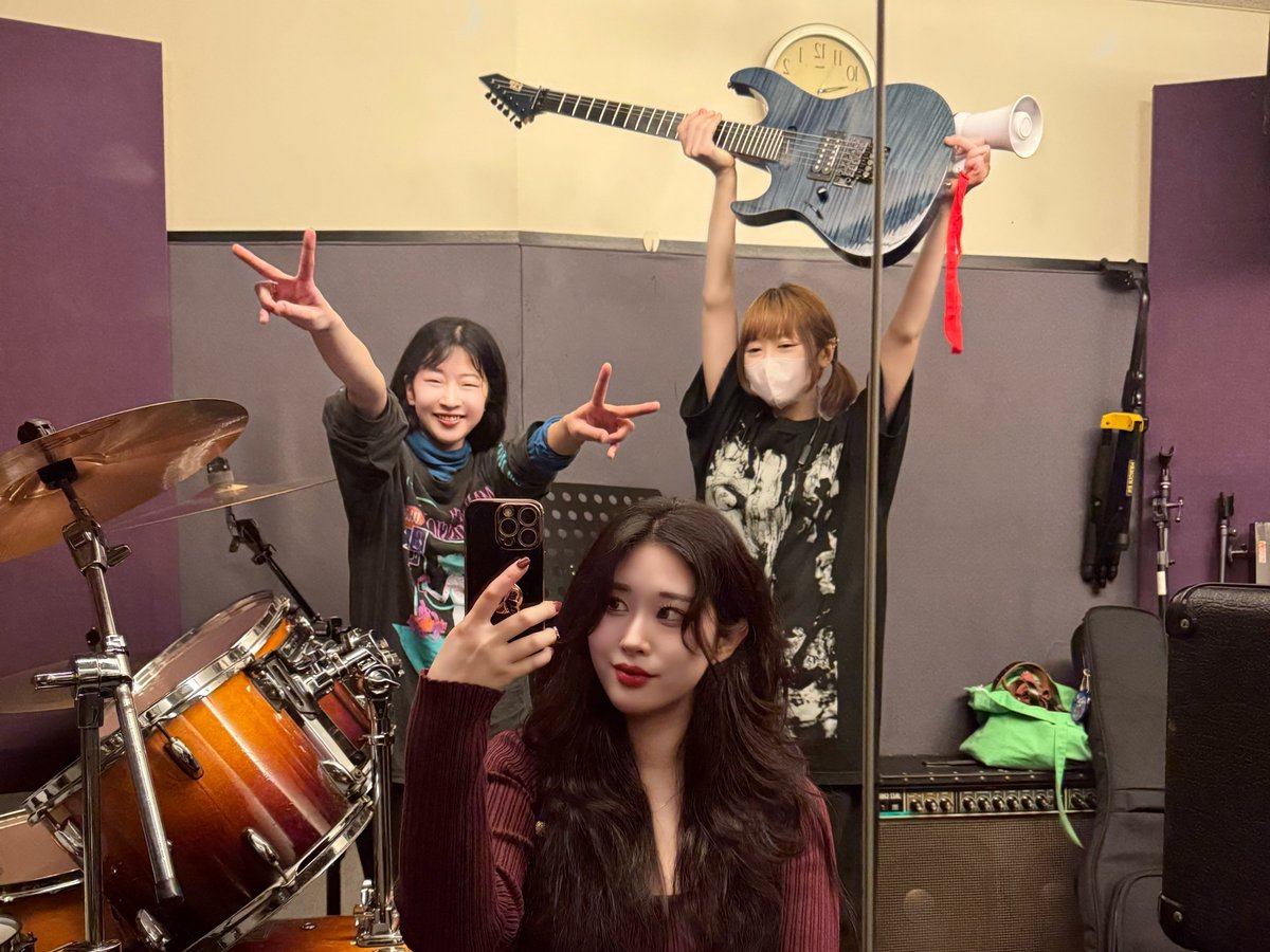 Loveyrinth tweet media